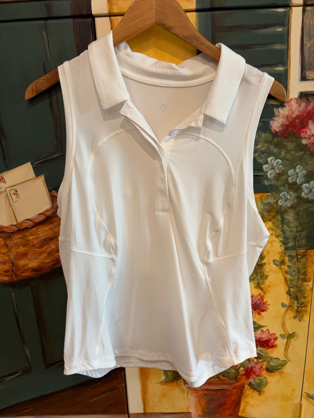 Lululemon sleeveless tennis shirt size 12